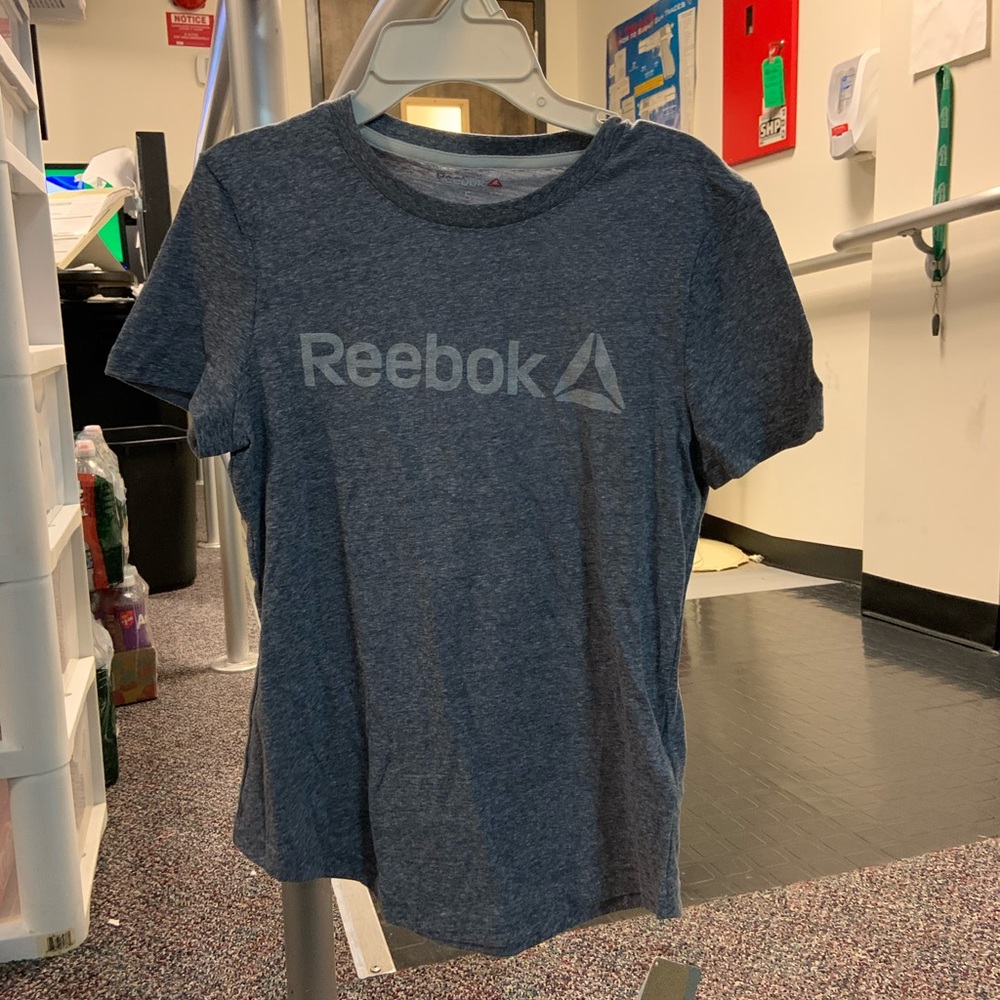 NWT Reebok Graphic Tee🆕 - Picture 4 of 4
